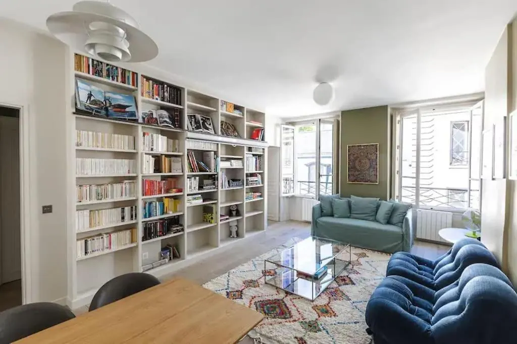 Elegant Apartment In The Heart Of The Marais 60M2 contacts